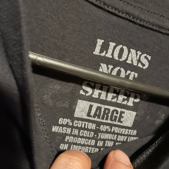 Lions Not Sheep Racing Tee - Picture 3 of 3